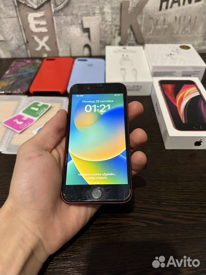 iPhone SE, 64 ГБ