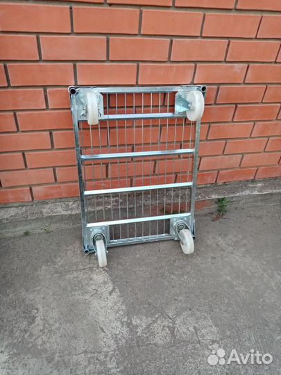 Полки стеллажи на колёсах