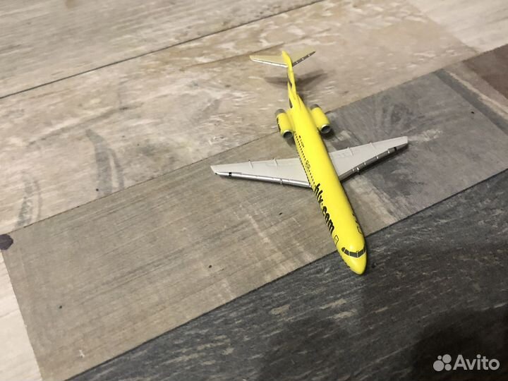 Модель самолета fokker 100 HLX.COM herpa 1:500