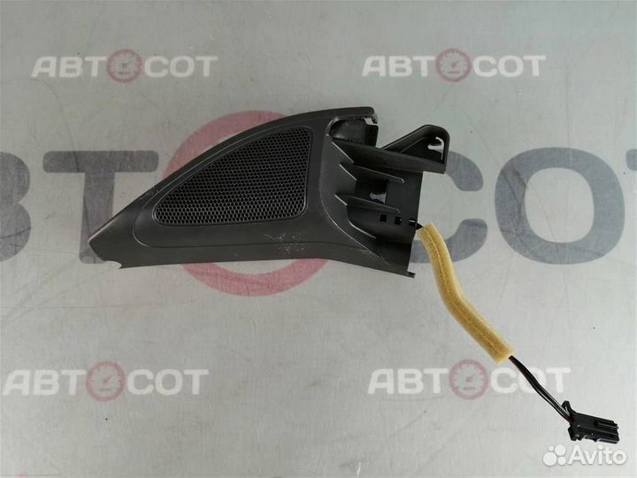 Накладка с динамиком VW Golf VI 2009-2012