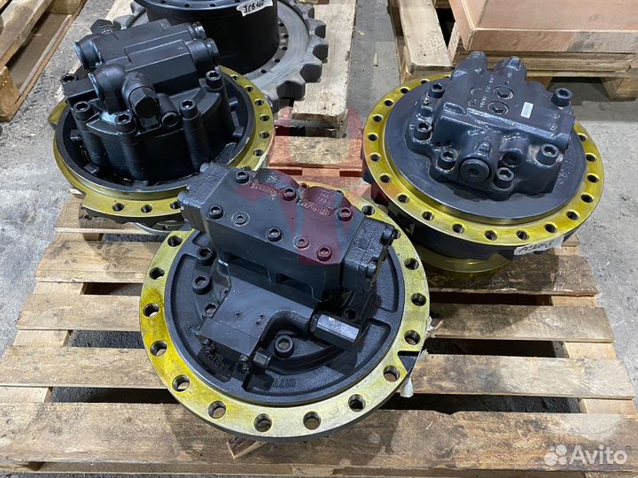 Мотор хода ZX450LC-3 4481832