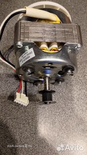 Двигатель для хлебопечки в рабочем состоянии