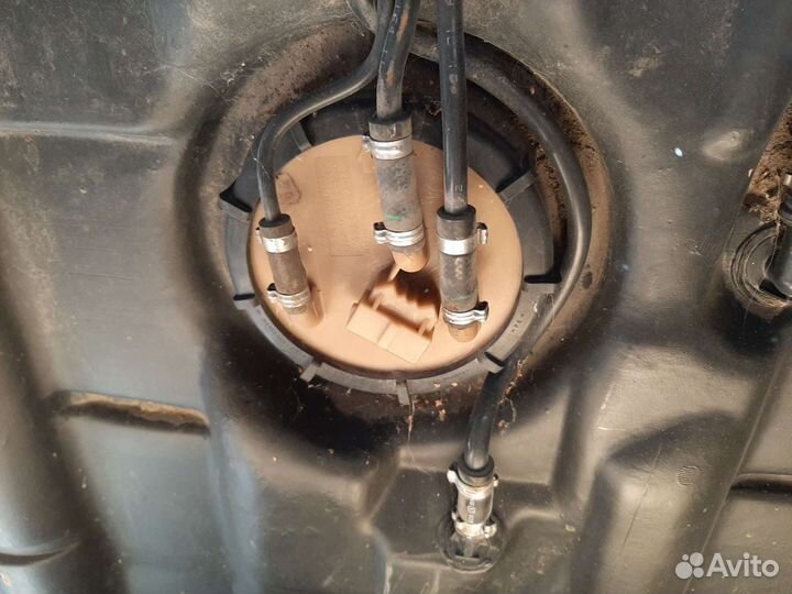 Бензобак вито 638