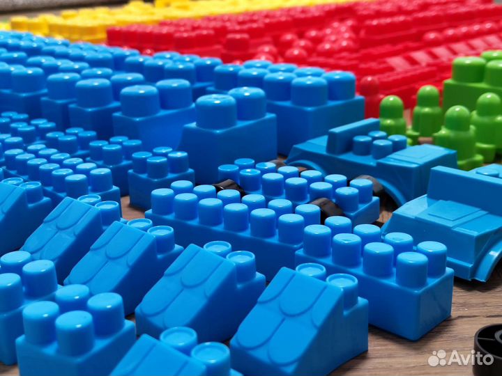 Огромный набор детского конструктора аналог Lego