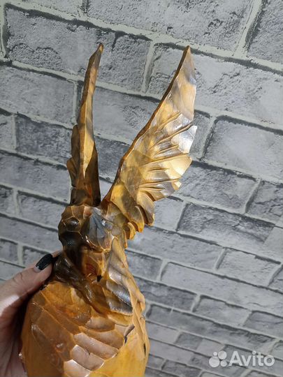 Статуэтка из дерева Орёл