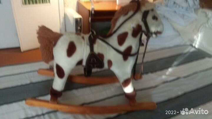 Детская лошадка качалка деревянная