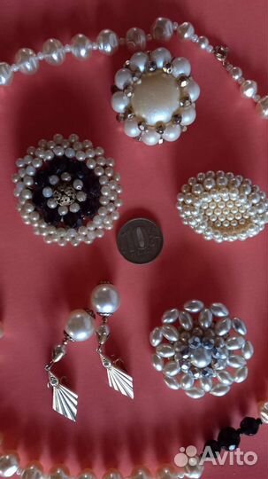 Коллекция винтажные броши и бусы