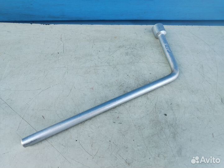 Ключ баллонный Г-образный 19мм