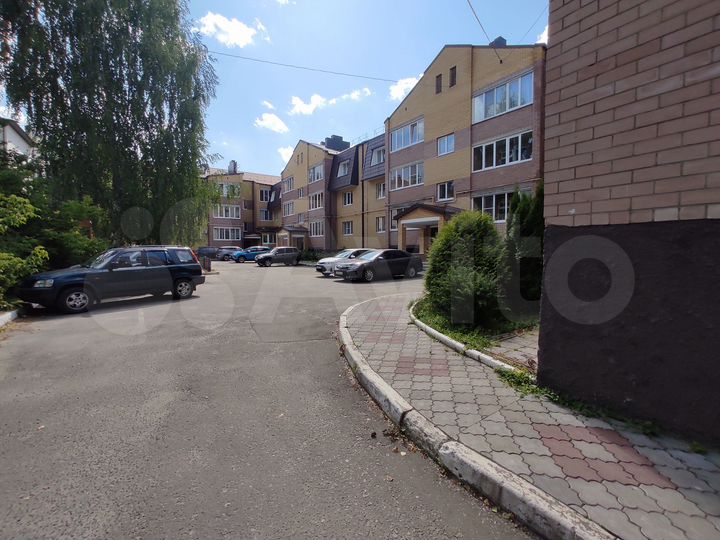 2-к. квартира, 65,8 м², 1/3 эт.