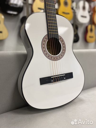 Классическая гитара Belucci 3805
