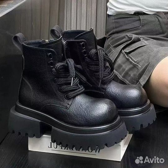 Ботинки Balenciaga Boots Type на высокой платформе