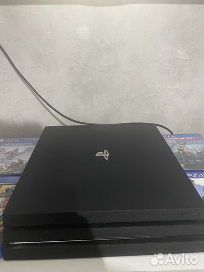 Sony PS4 pro 1tb (5 игр)