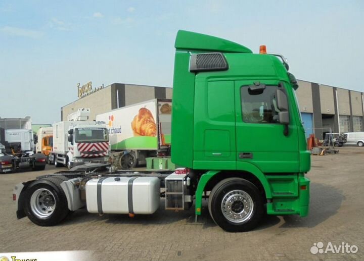 Pазбираем грузовик Mercedes-Benz Actros mpii 2002