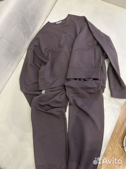 Женский спортивный костюм 42-44р (новый)