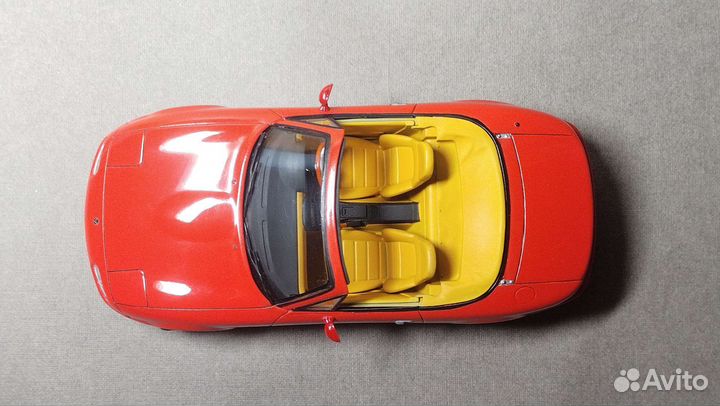 Модель авто Mazda MX-5 Eunos Roadster 1/24