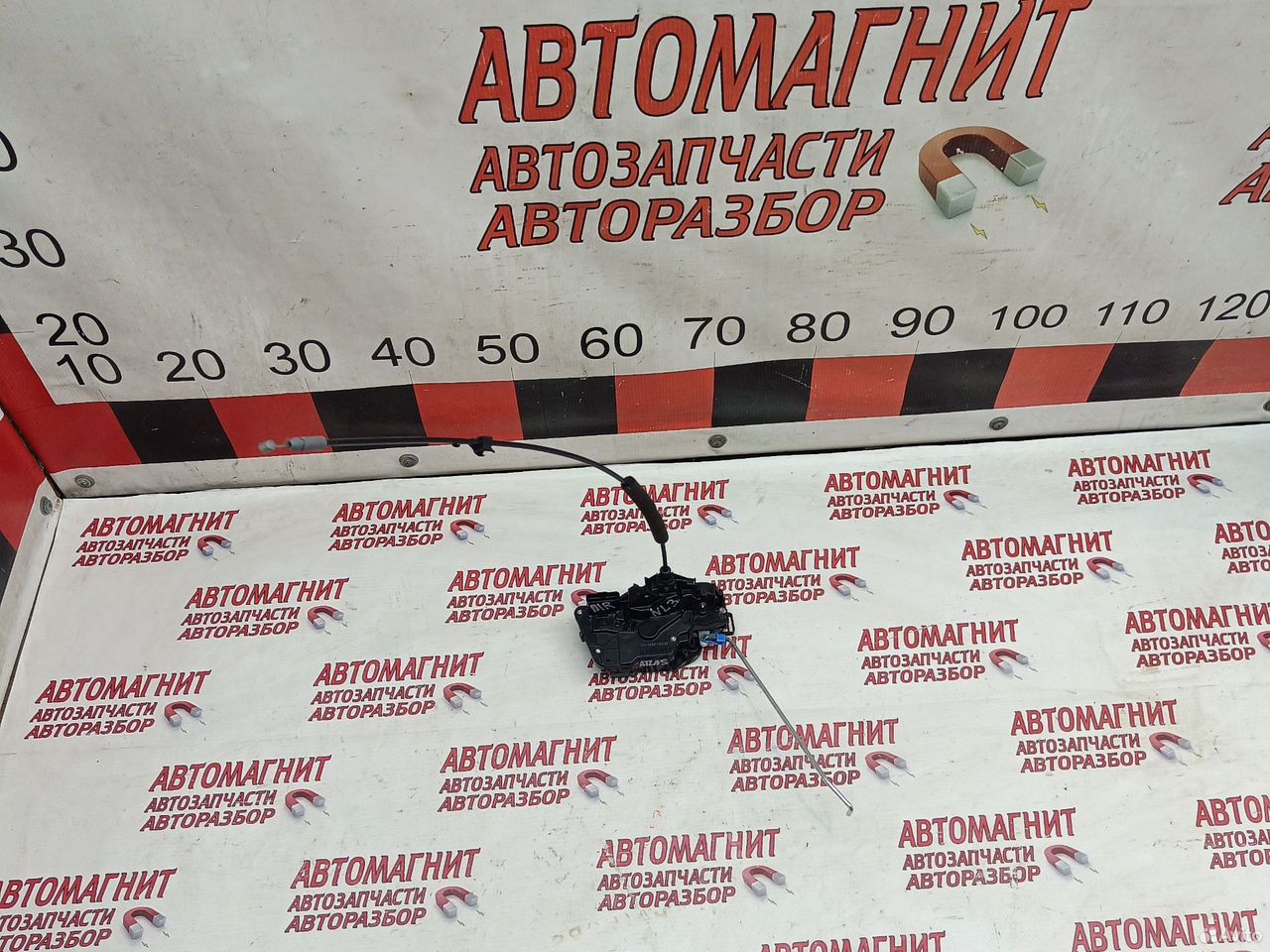 Замок двери передний правый Geely Atlas NL3