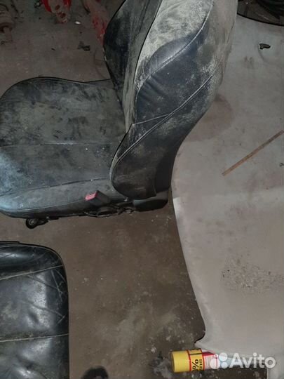 Погнутое Сиденье переднее правое Камри 40 3.5