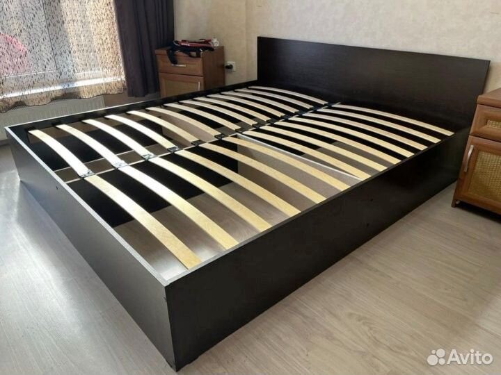 Кровать 180 на 200