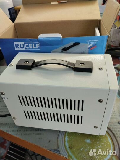 Стабилизатор напряжения