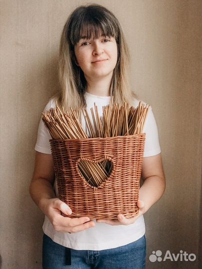 Корзина плетеная с сердечком