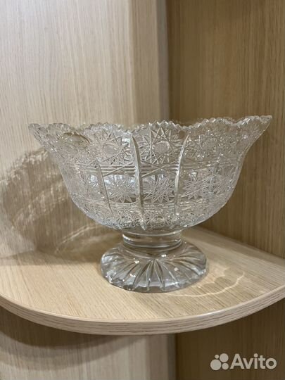 Ваза для фруктов на ножке