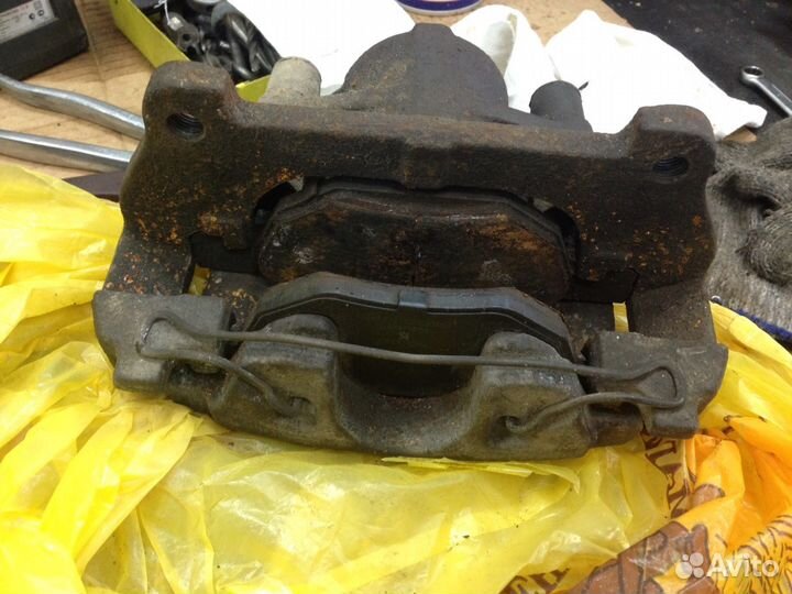 Суппорт передний Хонда Аккорд 7