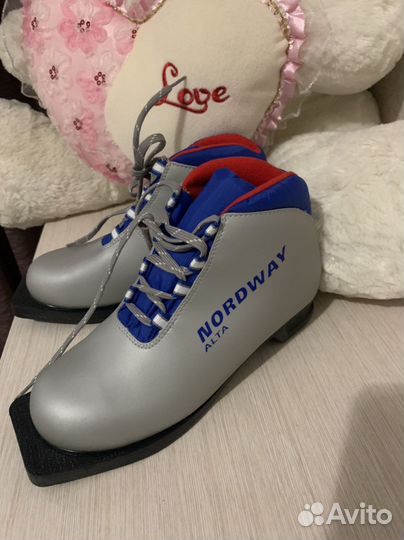 Лыжные ботинки женские 37 размер