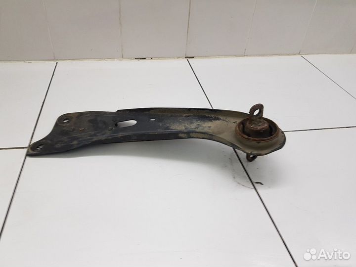 Рычаг продольный левый задней подвески