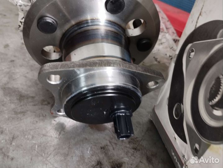 Продаю подшибник ступицы камри