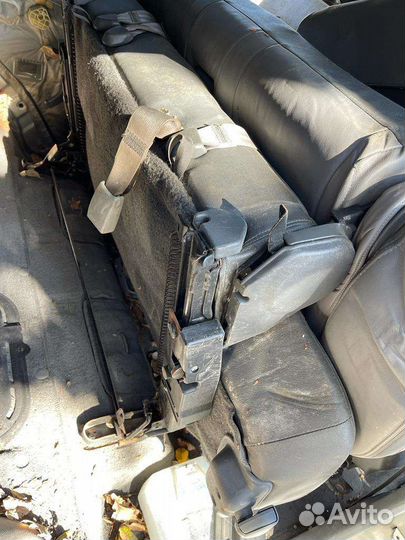 Задний диван Mitsubishi Padjero 2