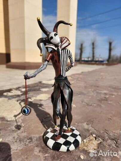 Настольная фигурка