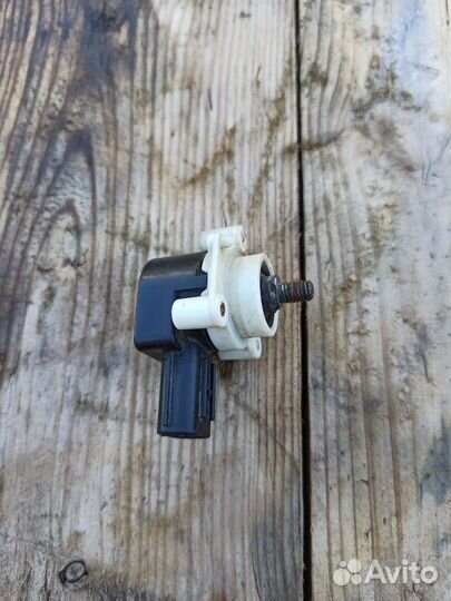 Дaтчик положения кузова Toyota Lexus