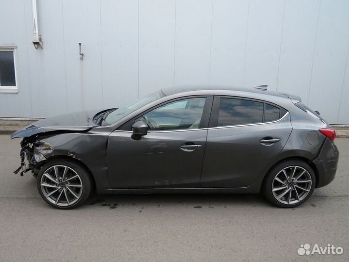 В разборе Mazda 3 BM