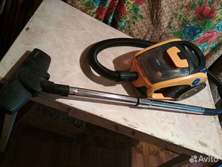 Пылесос Vitek б/у