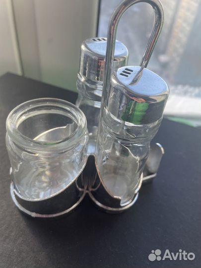 Столовые приборы,подносы,тарелки