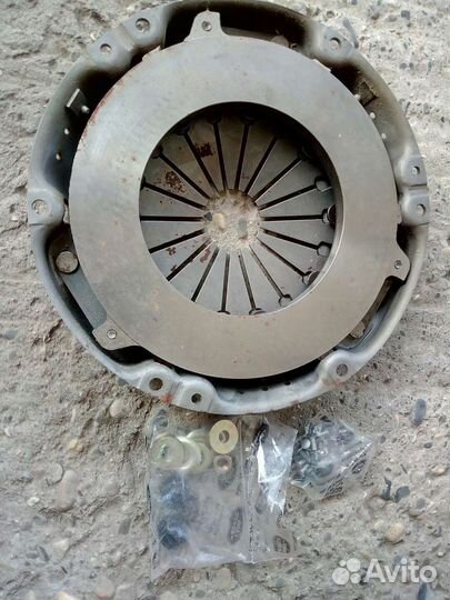 Помпа,сцепление ленд ровер