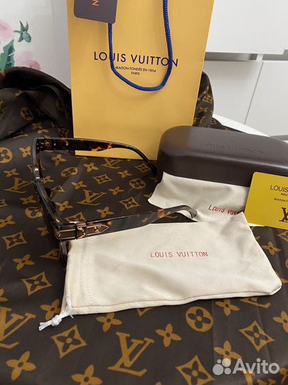 Набор платок и очки в чехле