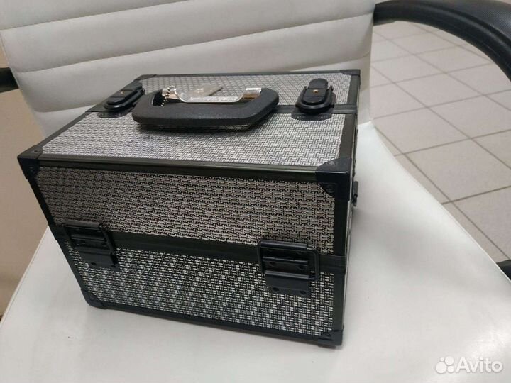 Чемодан для макияжа, мастер красоты