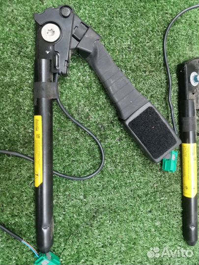 Замок ремня безопасности передний Opel Astra H