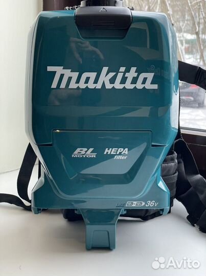 Аккумуляторный пылесос Makita dvc261zx11