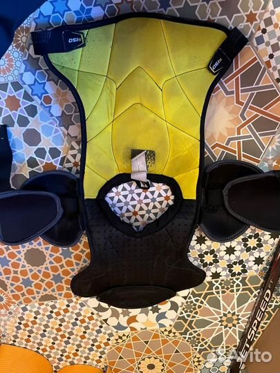 Нагрудник хоккейный