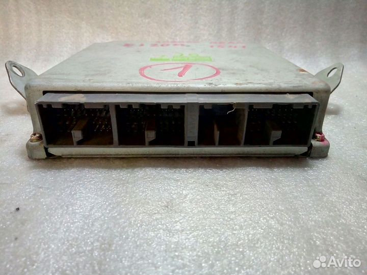 Subaru Legacy BE BH - Блок управления EJ204 Б/У
