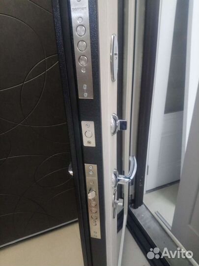 Дверь входная зеркало новая