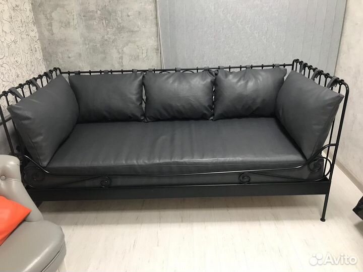 Перетяжка мягкой мебели