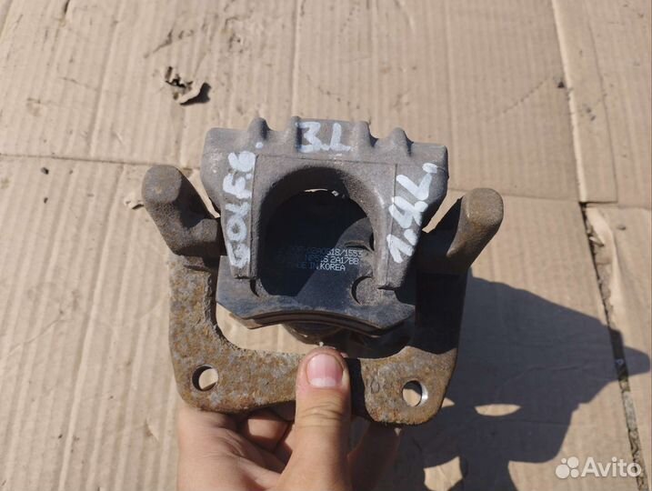 Суппорт задний левый Volkswagen Golf 6