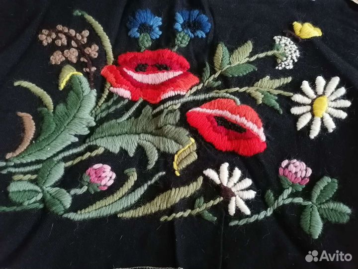 Вышивка по шерстяному полотну шерстяными нитками к