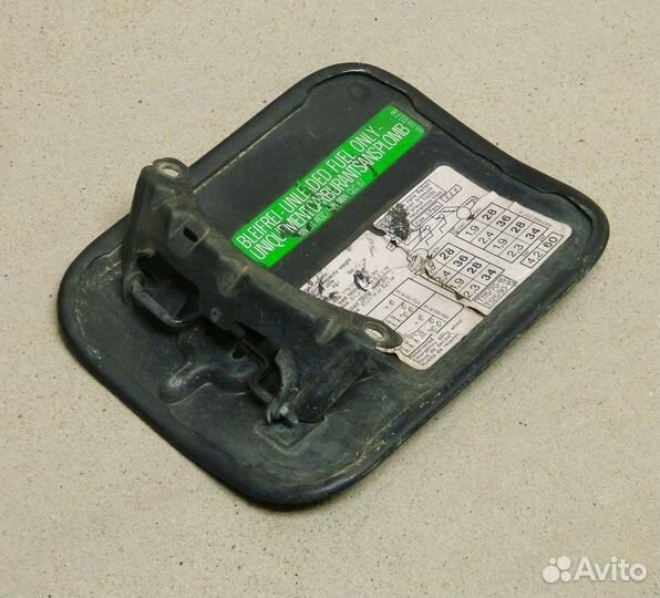 Лючок бензобака Audi 80 B3