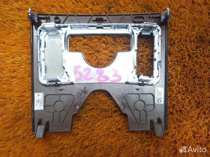 Накладка центральной консоли Mercedes-Benz E-Class