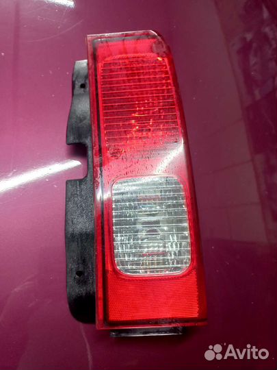 Фонарь оригинал Hummer H3 задний правый 16532642