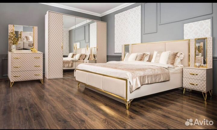 Спальный гарнитур